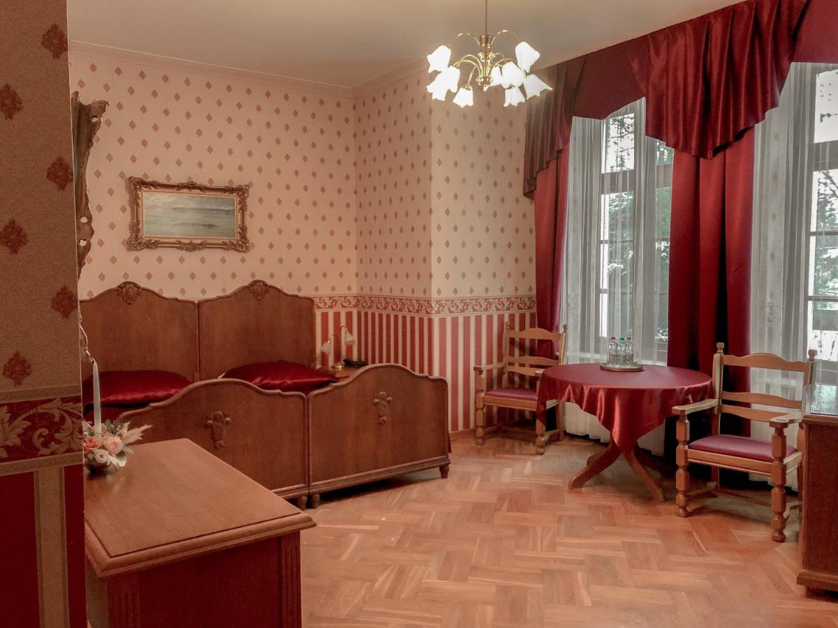 Palac Baloszyce Susz Esterno foto